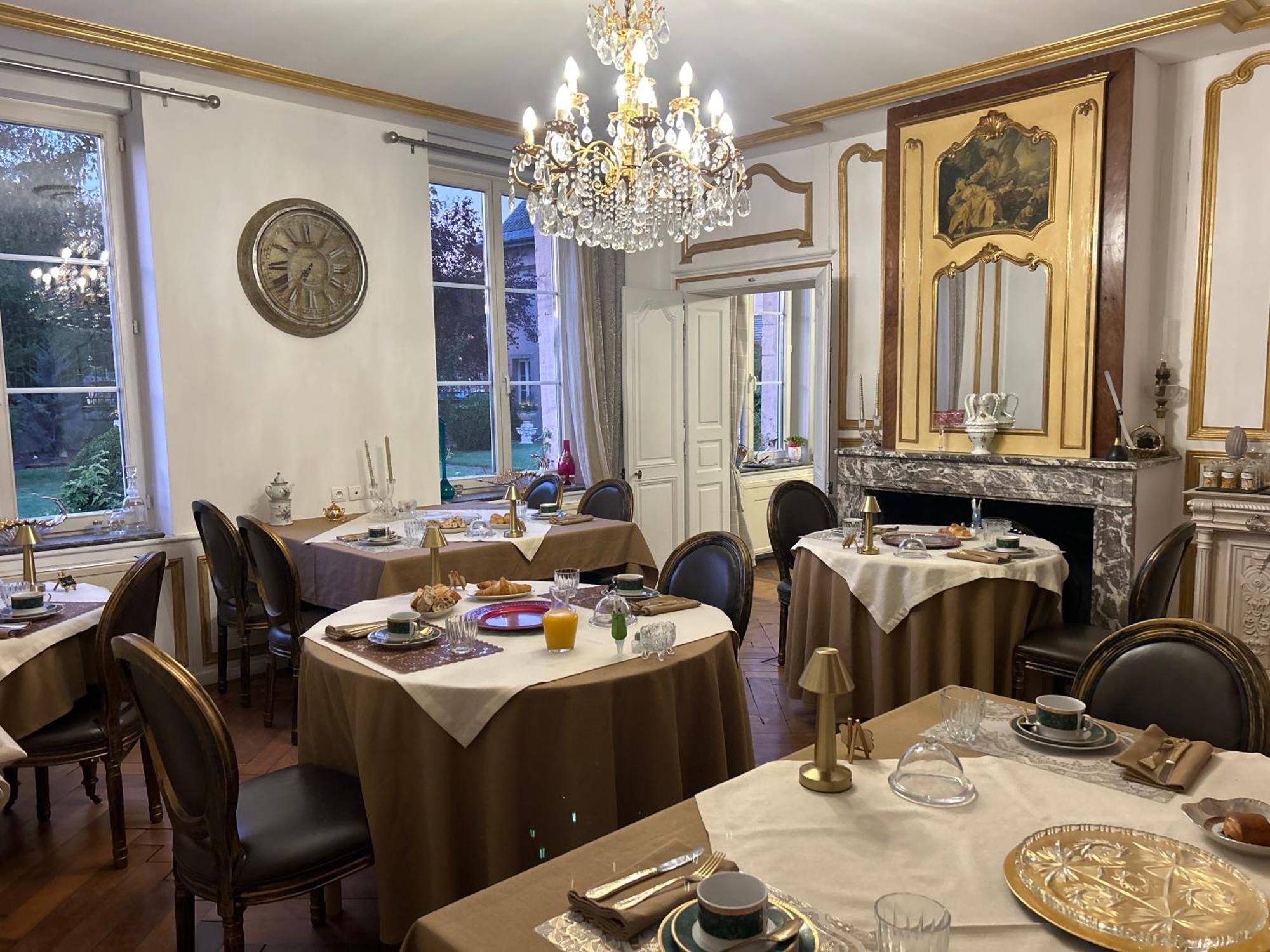 Le Chateau De Failloux Bed & Breakfast 3*