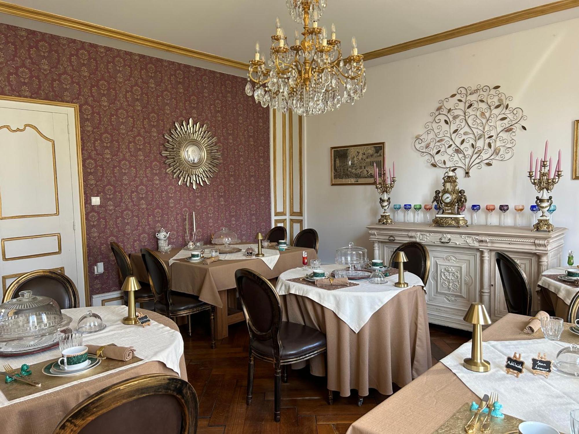 Le Chateau De Failloux Bed & Breakfast 3*